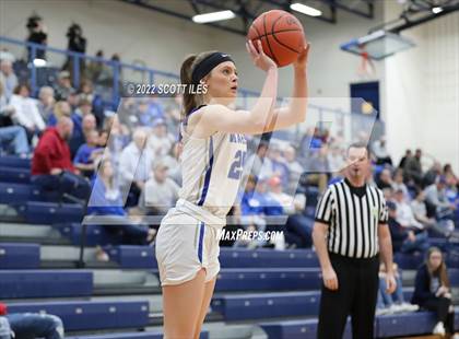 Thumbnail 1 in Unioto vs Warren (OHSAA D2 District Semifinal) photogallery.