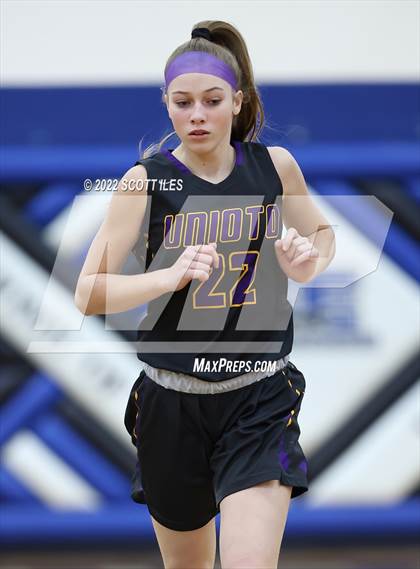 Thumbnail 3 in Unioto vs Warren (OHSAA D2 District Semifinal) photogallery.