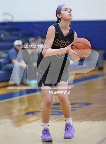 Thumbnail 2 in Unioto vs Warren (OHSAA D2 District Semifinal) photogallery.