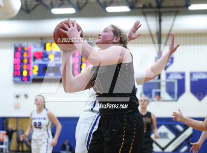 Thumbnail 2 in Unioto vs Warren (OHSAA D2 District Semifinal) photogallery.