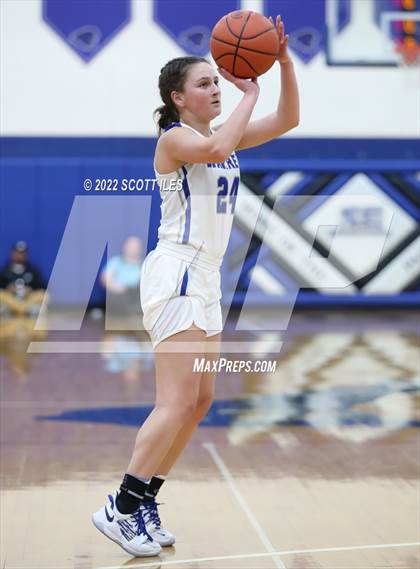 Thumbnail 3 in Unioto vs Warren (OHSAA D2 District Semifinal) photogallery.