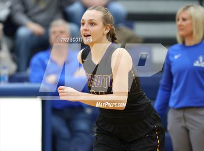 Thumbnail 1 in Unioto vs Warren (OHSAA D2 District Semifinal) photogallery.