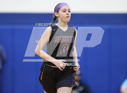 Thumbnail 2 in Unioto vs Warren (OHSAA D2 District Semifinal) photogallery.