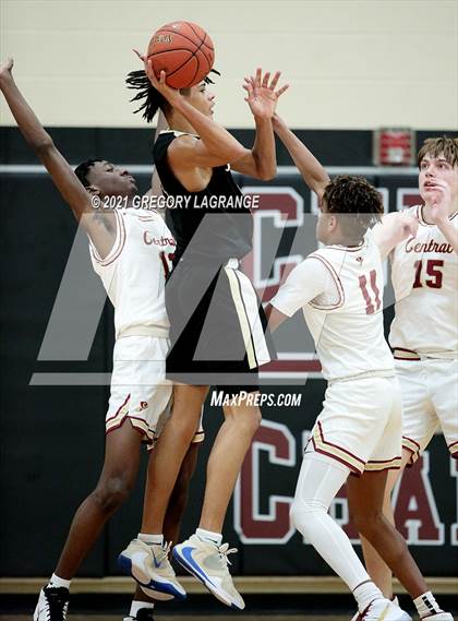 Thumbnail 2 in Fossil Ridge vs Keller Central photogallery.
