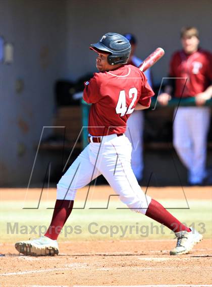 Thumbnail 1 in Eustis vs. Tullahoma (National High School Invitational) photogallery.