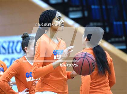 Thumbnail 2 in Bishop Gorman vs Spring Valley photogallery.