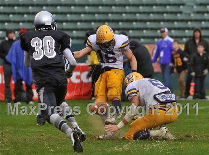 Thumbnail 2 in Madison vs. Escalon (CIF State D3 Final) photogallery.