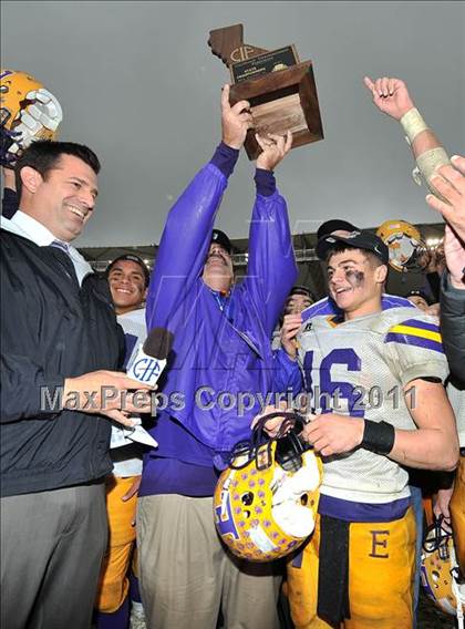 Thumbnail 1 in Madison vs. Escalon (CIF State D3 Final) photogallery.