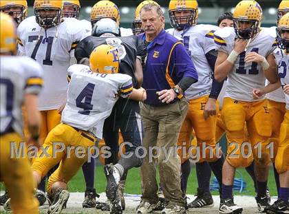 Thumbnail 2 in Madison vs. Escalon (CIF State D3 Final) photogallery.