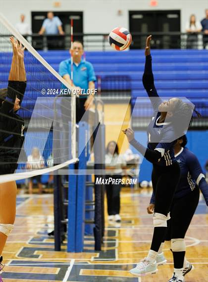 Thumbnail 2 in South Gwinnett vs Centennial photogallery.