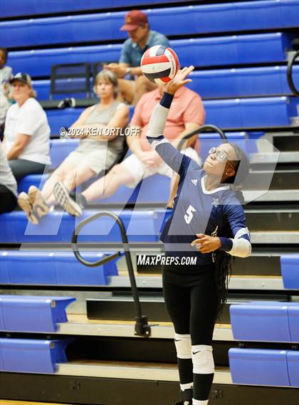 Thumbnail 3 in South Gwinnett vs Centennial photogallery.