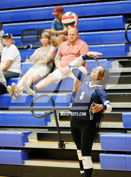Thumbnail 2 in South Gwinnett vs Centennial photogallery.