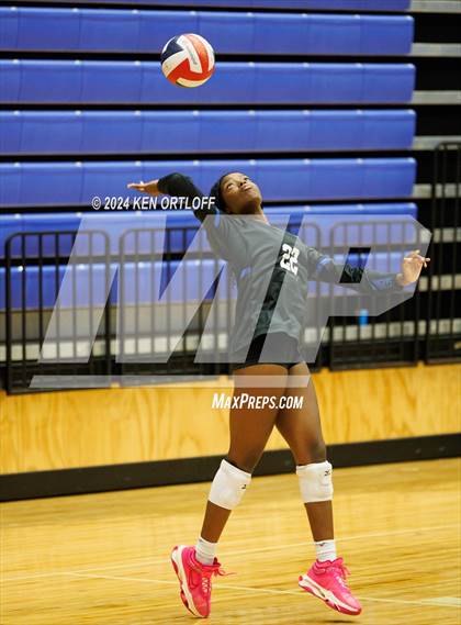 Thumbnail 2 in South Gwinnett vs Centennial photogallery.