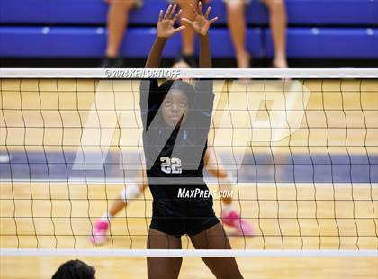 Thumbnail 3 in South Gwinnett vs Centennial photogallery.