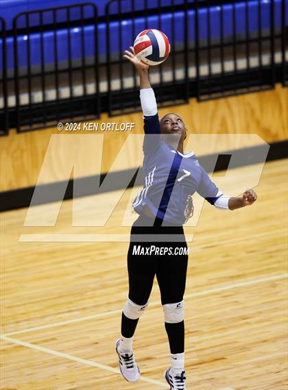 Thumbnail 3 in South Gwinnett vs Centennial photogallery.