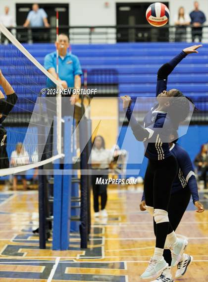 Thumbnail 3 in South Gwinnett vs Centennial photogallery.