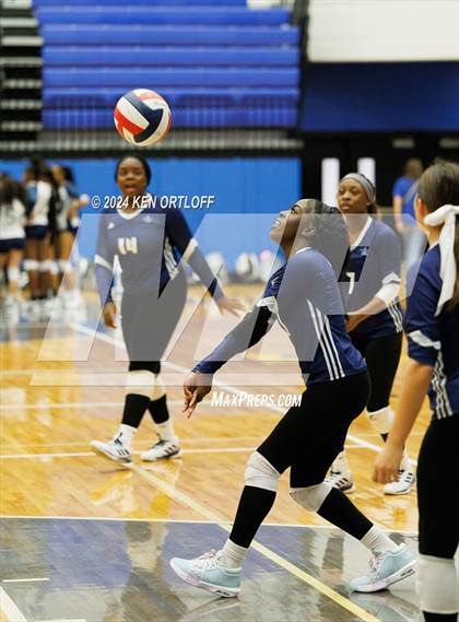Thumbnail 1 in South Gwinnett vs Centennial photogallery.