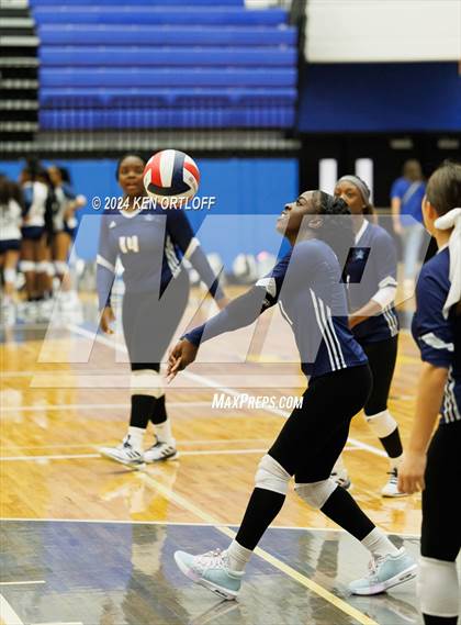 Thumbnail 2 in South Gwinnett vs Centennial photogallery.
