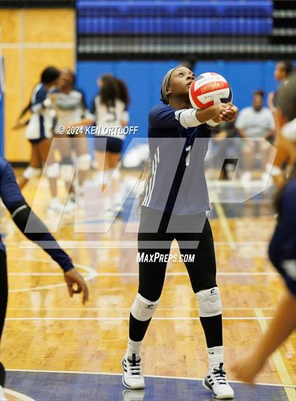 Thumbnail 2 in South Gwinnett vs Centennial photogallery.
