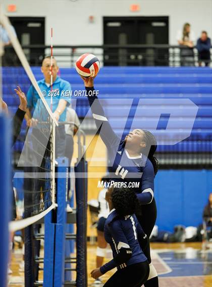Thumbnail 2 in South Gwinnett vs Centennial photogallery.