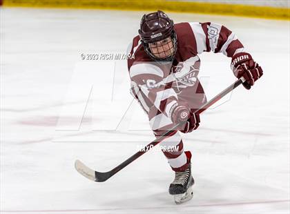 Thumbnail 2 in Hanover vs Trinity (Brian C. Stone Memorial Christmas Tournament) photogallery.