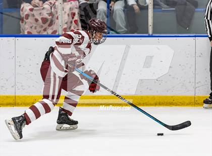 Thumbnail 1 in Hanover vs Trinity (Brian C. Stone Memorial Christmas Tournament) photogallery.