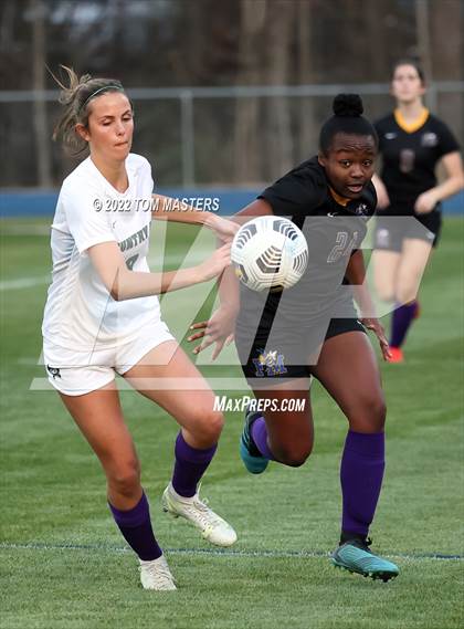 Thumbnail 2 in Charlotte Country Day School vs. Fort Mill photogallery.