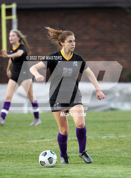 Thumbnail 3 in Charlotte Country Day School vs. Fort Mill photogallery.