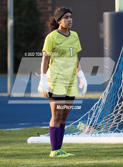 Thumbnail 2 in Charlotte Country Day School vs. Fort Mill photogallery.
