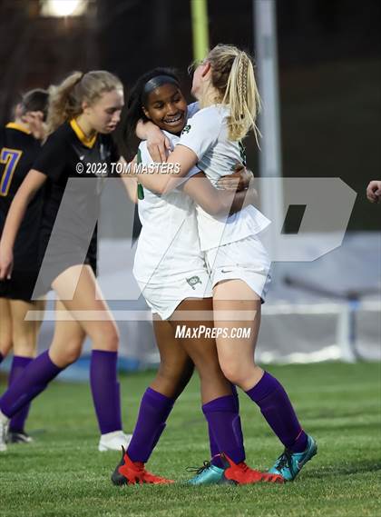 Thumbnail 2 in Charlotte Country Day School vs. Fort Mill photogallery.