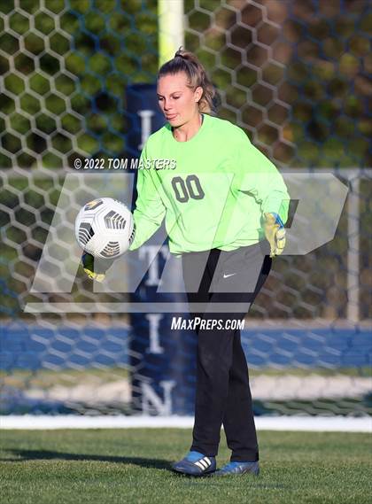 Thumbnail 3 in Charlotte Country Day School vs. Fort Mill photogallery.