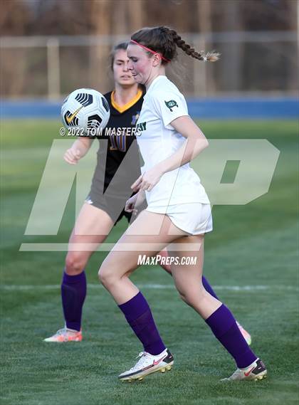 Thumbnail 2 in Charlotte Country Day School vs. Fort Mill photogallery.