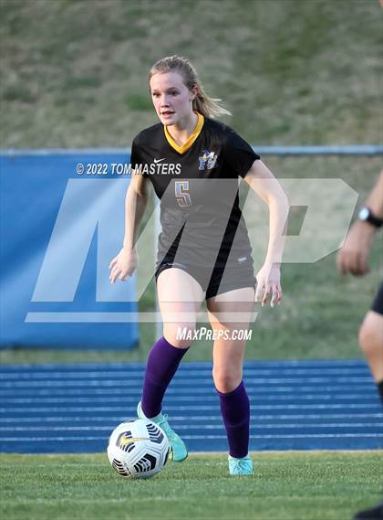 Thumbnail 2 in Charlotte Country Day School vs. Fort Mill photogallery.