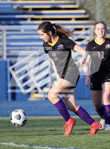 Thumbnail 3 in Charlotte Country Day School vs. Fort Mill photogallery.