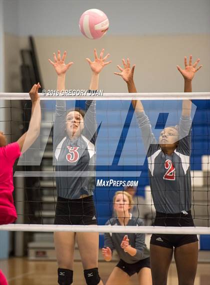 Thumbnail 2 in McGehee vs Thomas Jefferson (Penguin Volleyball Classic) photogallery.