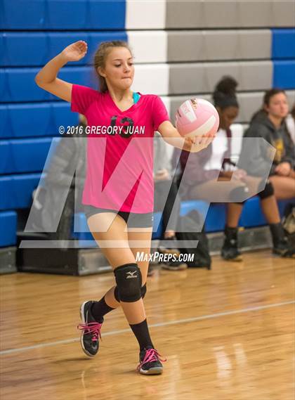 Thumbnail 2 in McGehee vs Thomas Jefferson (Penguin Volleyball Classic) photogallery.