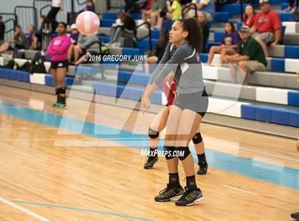 Thumbnail 3 in McGehee vs Thomas Jefferson (Penguin Volleyball Classic) photogallery.