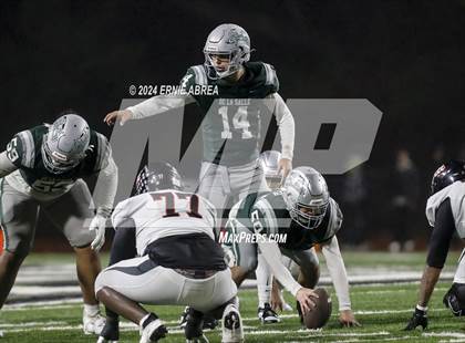 Thumbnail 3 in De La Salle vs. Pittsburg  (CIF NCS Open Final) photogallery.