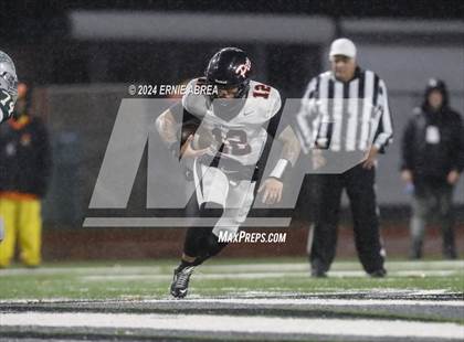 Thumbnail 2 in De La Salle vs. Pittsburg  (CIF NCS Open Final) photogallery.