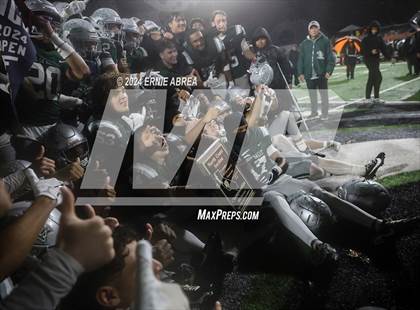 Thumbnail 3 in De La Salle vs. Pittsburg  (CIF NCS Open Final) photogallery.