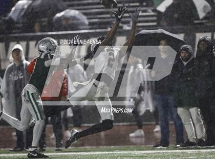 Thumbnail 1 in De La Salle vs. Pittsburg  (CIF NCS Open Final) photogallery.