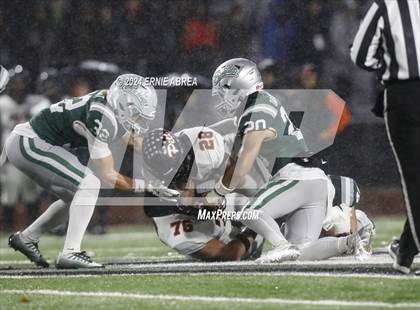 Thumbnail 2 in De La Salle vs. Pittsburg  (CIF NCS Open Final) photogallery.