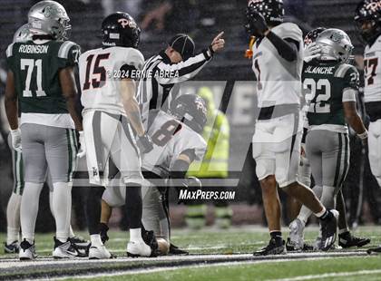 Thumbnail 1 in De La Salle vs. Pittsburg  (CIF NCS Open Final) photogallery.
