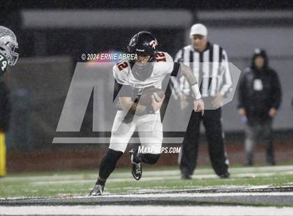 Thumbnail 3 in De La Salle vs. Pittsburg  (CIF NCS Open Final) photogallery.
