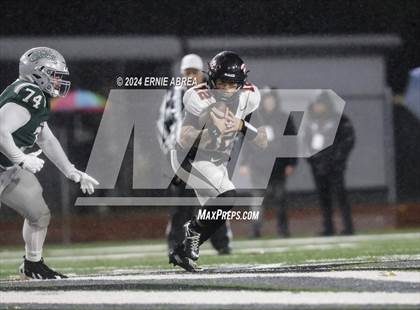 Thumbnail 3 in De La Salle vs. Pittsburg  (CIF NCS Open Final) photogallery.