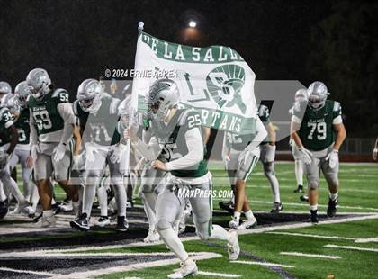 Thumbnail 2 in De La Salle vs. Pittsburg  (CIF NCS Open Final) photogallery.