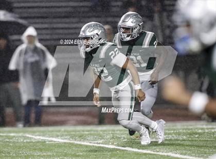 Thumbnail 2 in De La Salle vs. Pittsburg  (CIF NCS Open Final) photogallery.