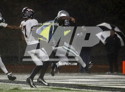 Thumbnail 2 in De La Salle vs. Pittsburg  (CIF NCS Open Final) photogallery.