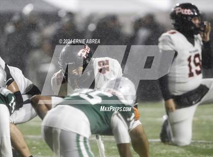 Thumbnail 3 in De La Salle vs. Pittsburg  (CIF NCS Open Final) photogallery.
