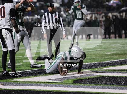 Thumbnail 2 in De La Salle vs. Pittsburg  (CIF NCS Open Final) photogallery.